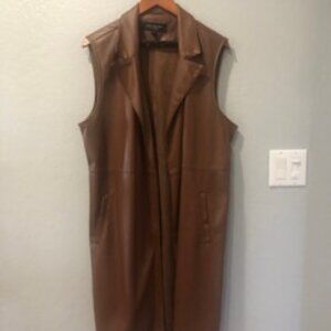 Faux leather sleeveless style coat